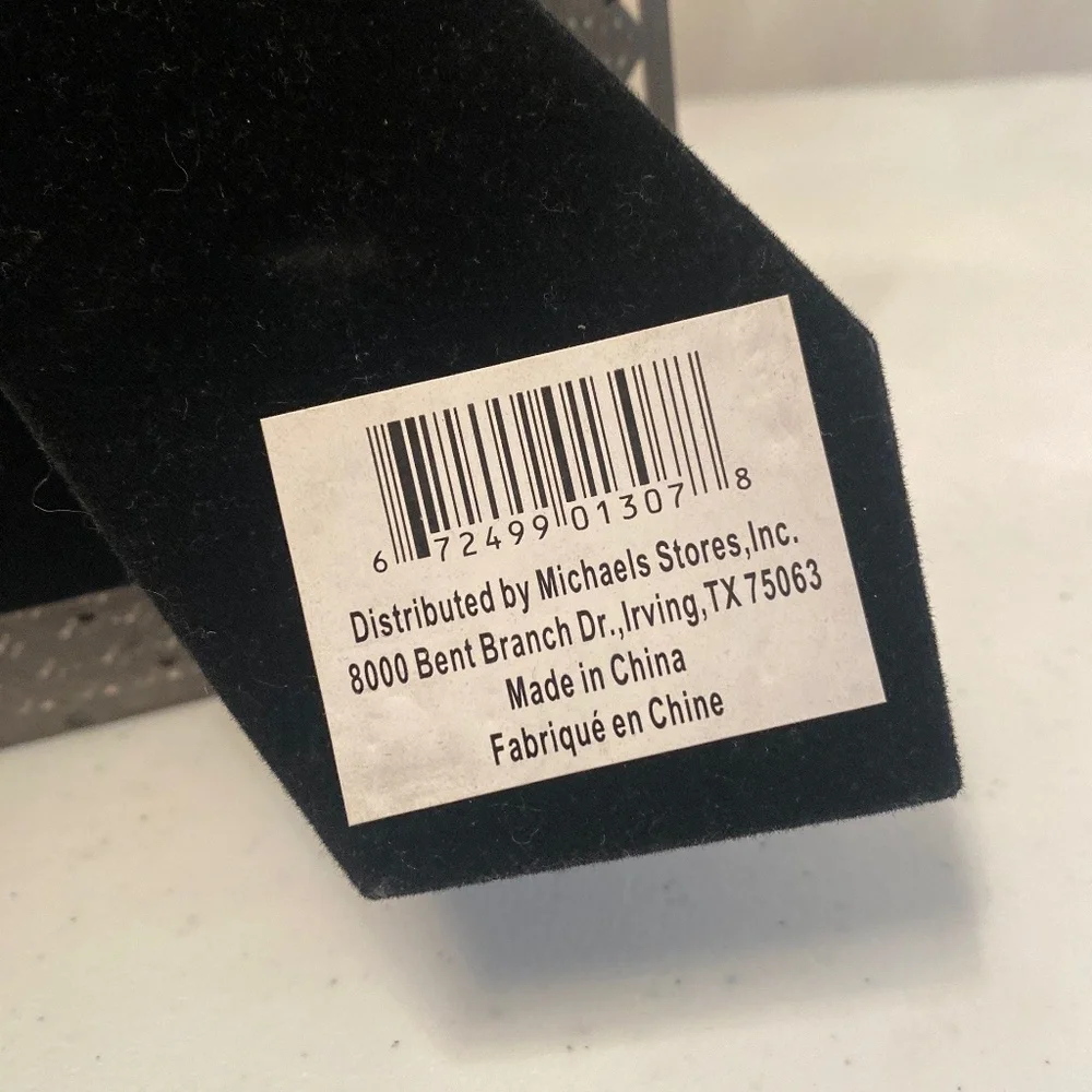 Michael’s - Gunmetal Picture Frame with Latticework & Crystal Details - Picture 7 of 9